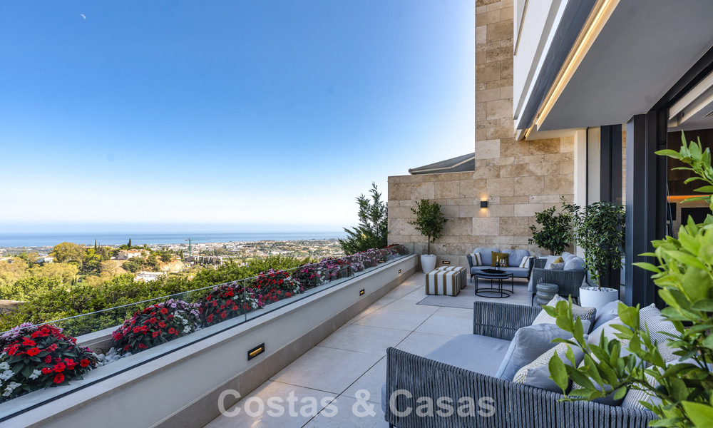 Duplex apartment with villa-like charm for sale in a luxury complex in La Quinta, Marbella - Benahavis 784880