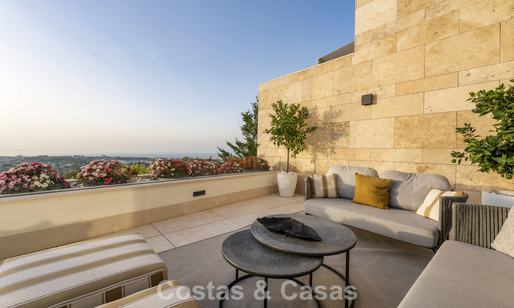 Duplex apartment with villa-like charm for sale in a luxury complex in La Quinta, Marbella - Benahavis 784887