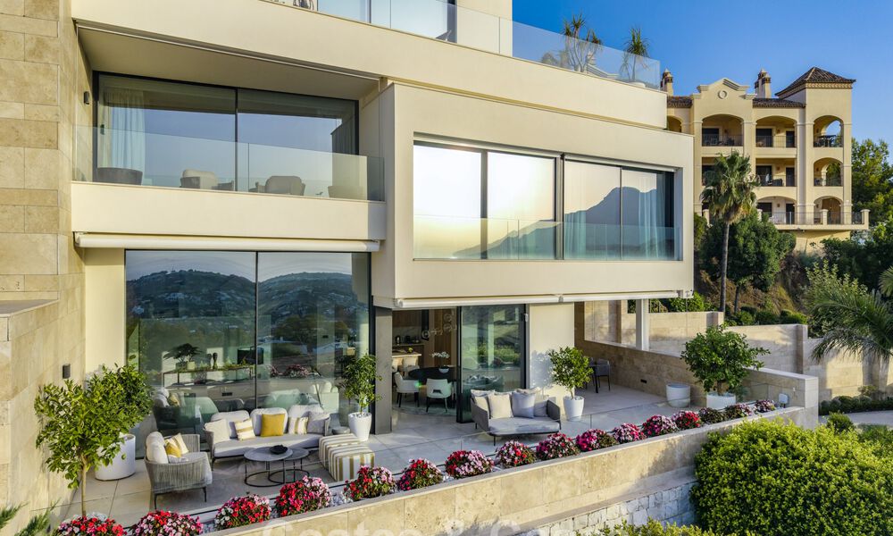 Duplex apartment with villa-like charm for sale in a luxury complex in La Quinta, Marbella - Benahavis 784891