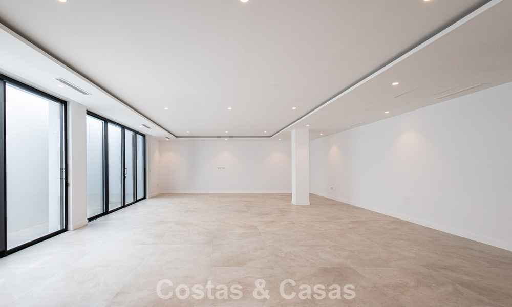 Modernist single-story luxury villa for sale in Nueva Andalucia, Marbella 799815