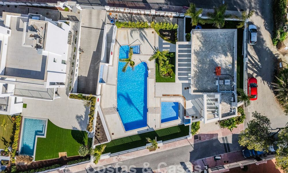 Semi-detached villa with golf, mountain, and sea views for sale close to amenities in Guadalmina and San Pedro, Marbella 785003