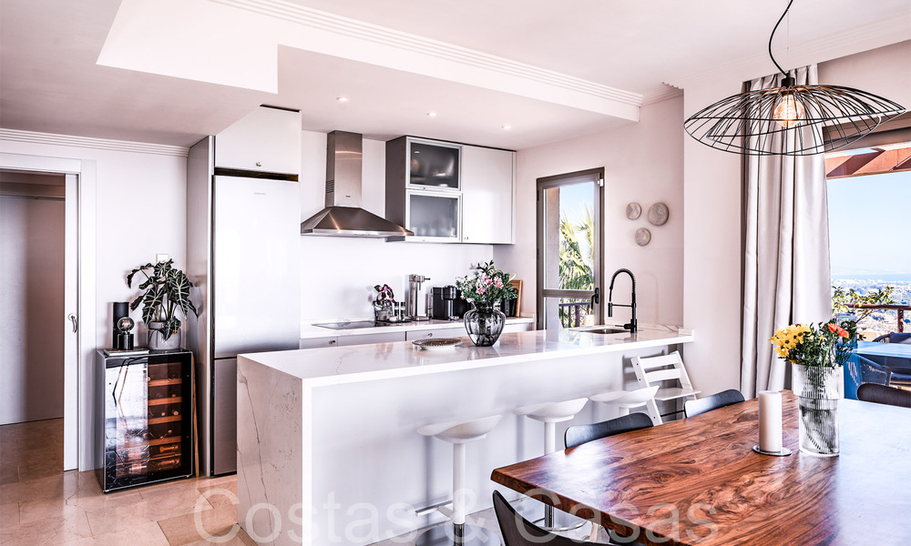 Ready to move in, luxury penthouse with panoramic views of golf, sea and mountains for sale in Benahavis - Marbella 784804