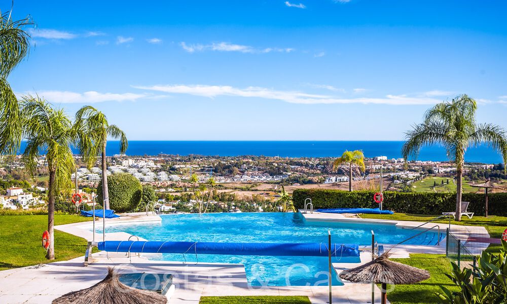 Ready to move in, luxury penthouse with panoramic views of golf, sea and mountains for sale in Benahavis - Marbella 784812