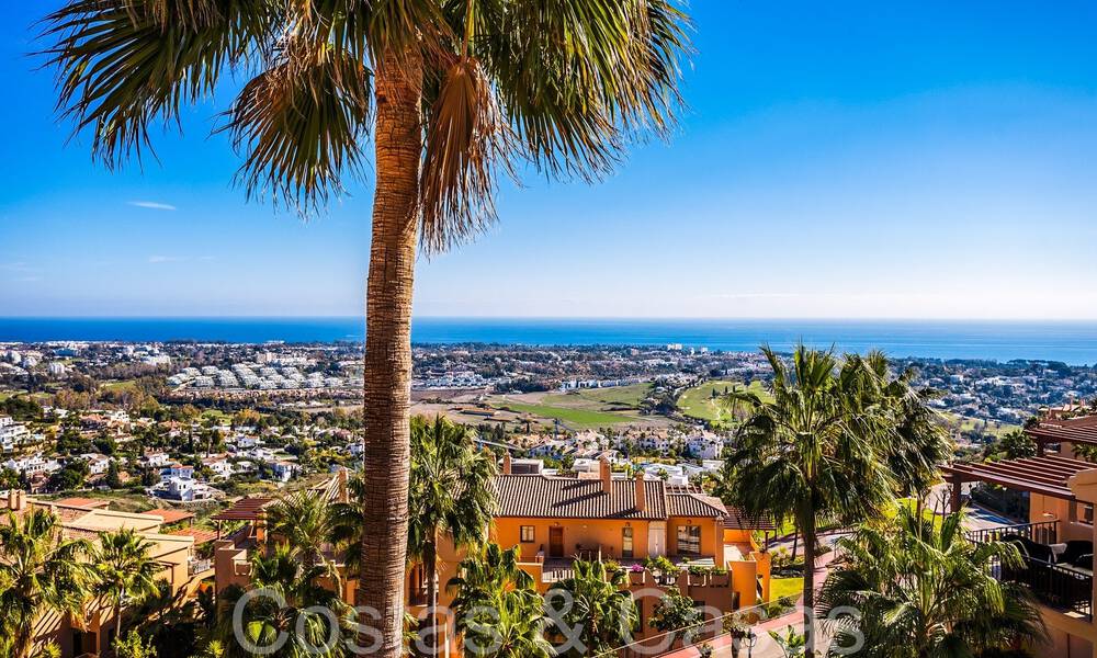 Ready to move in, luxury penthouse with panoramic views of golf, sea and mountains for sale in Benahavis - Marbella 784829