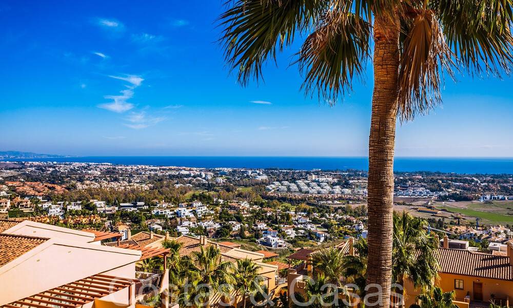 Ready to move in, luxury penthouse with panoramic views of golf, sea and mountains for sale in Benahavis - Marbella 784830