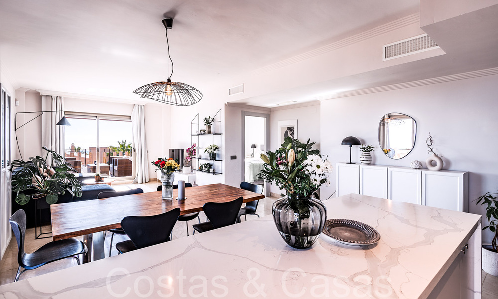 Ready to move in, luxury penthouse with panoramic views of golf, sea and mountains for sale in Benahavis - Marbella 784832