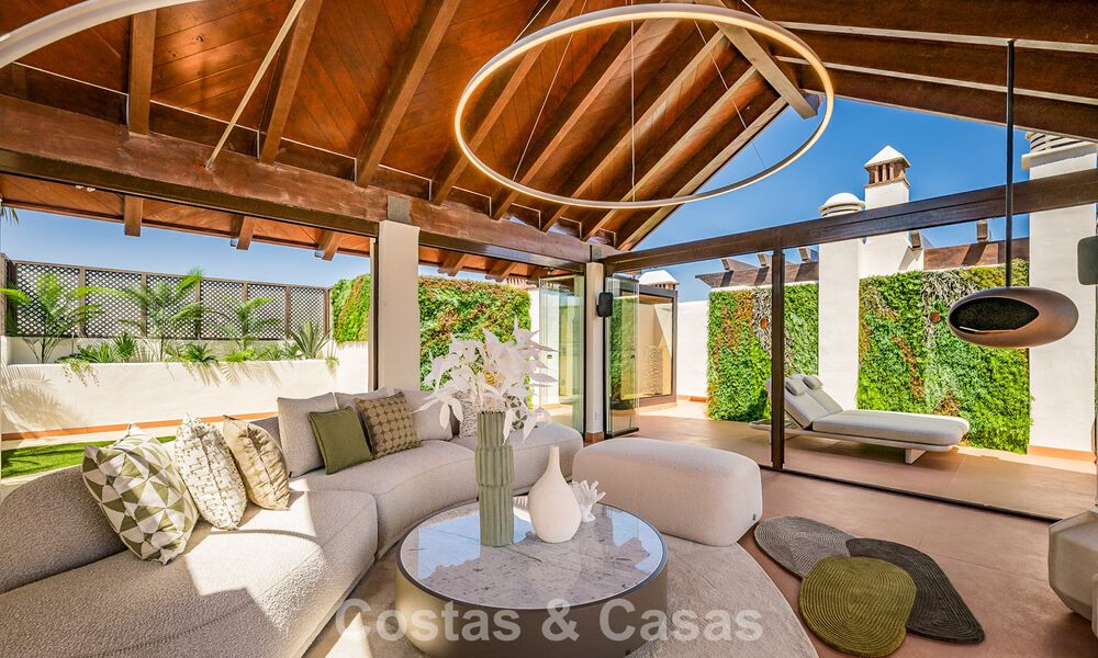Luxury penthouse with sea views for sale in a gated beach complex on the New Golden Mile between Marbella and Estepona 785023