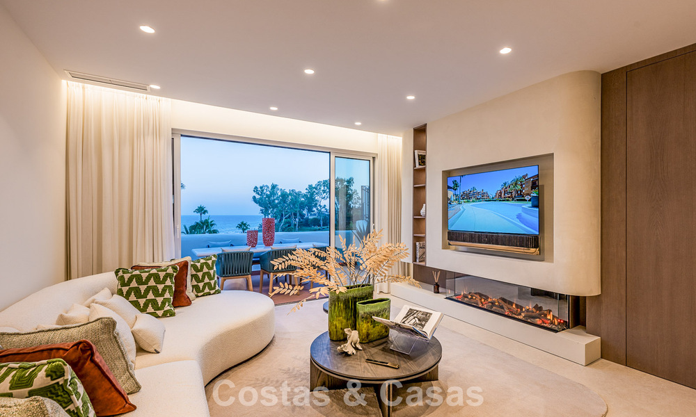 Luxury penthouse with sea views for sale in a gated beach complex on the New Golden Mile between Marbella and Estepona 785035