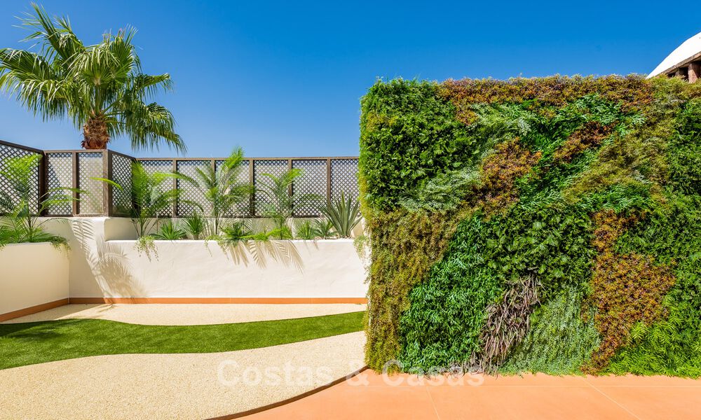 Luxury penthouse with sea views for sale in a gated beach complex on the New Golden Mile between Marbella and Estepona 785043