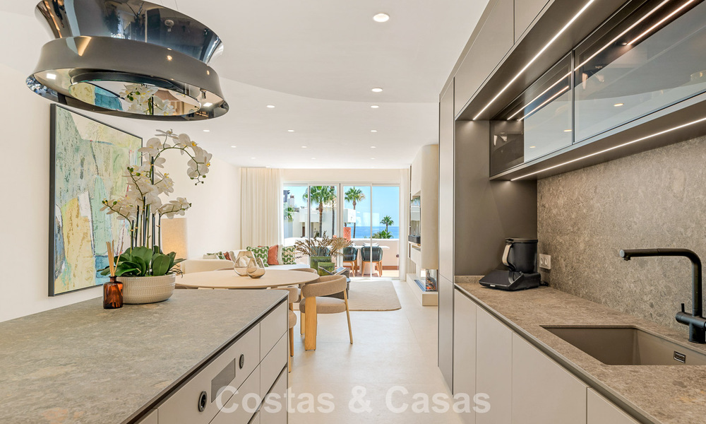 Luxury penthouse with sea views for sale in a gated beach complex on the New Golden Mile between Marbella and Estepona 785051