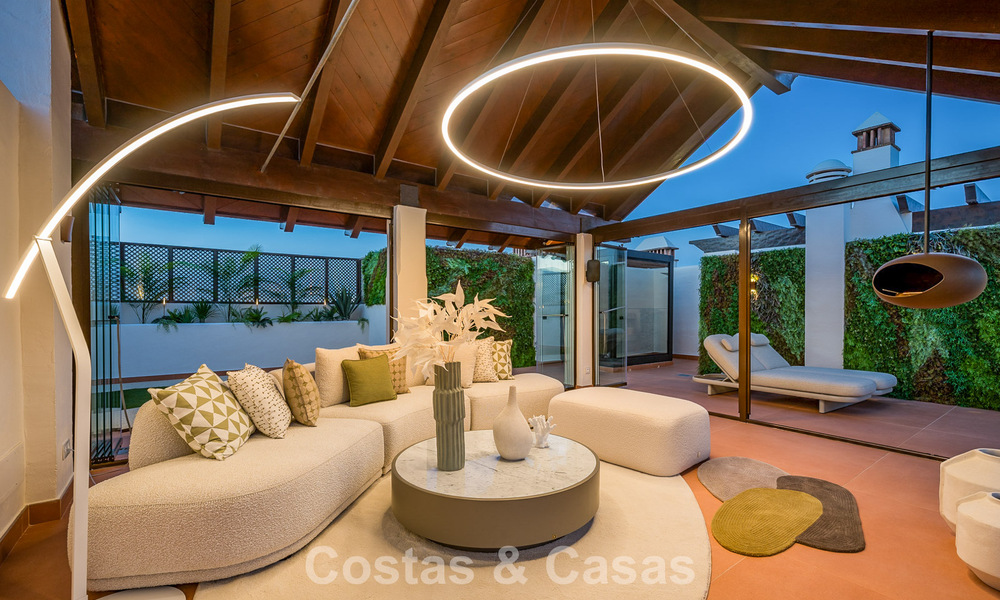 Luxury penthouse with sea views for sale in a gated beach complex on the New Golden Mile between Marbella and Estepona 785054