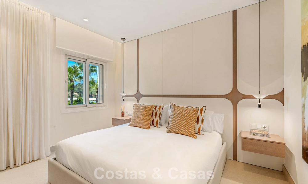 Luxury penthouse with sea views for sale in a gated beach complex on the New Golden Mile between Marbella and Estepona 785057
