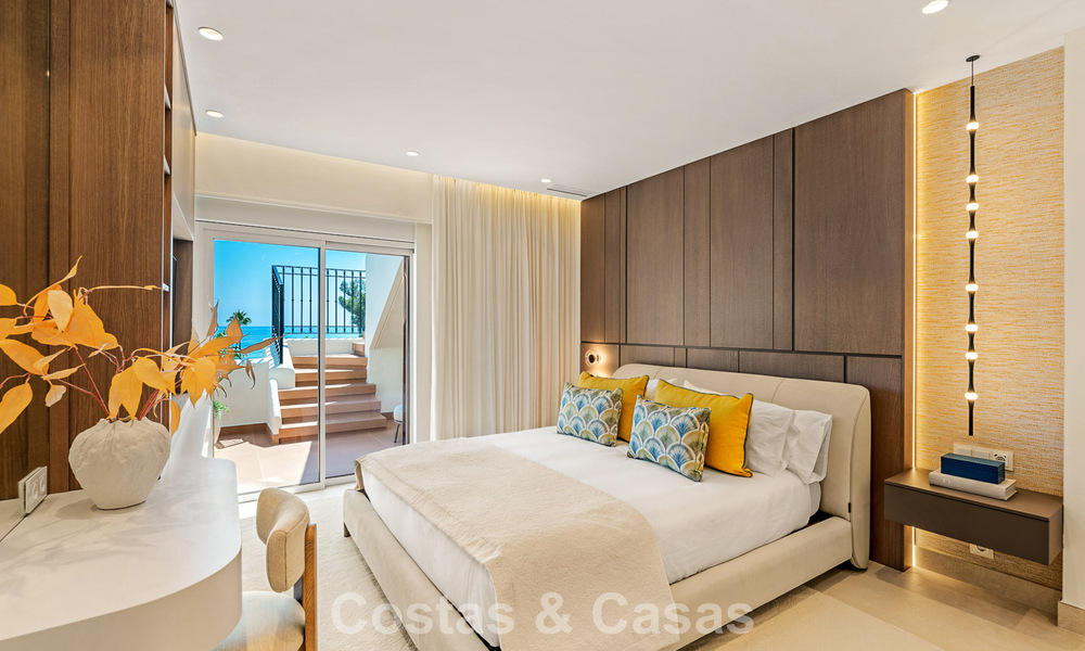 Luxury penthouse with sea views for sale in a gated beach complex on the New Golden Mile between Marbella and Estepona 785059