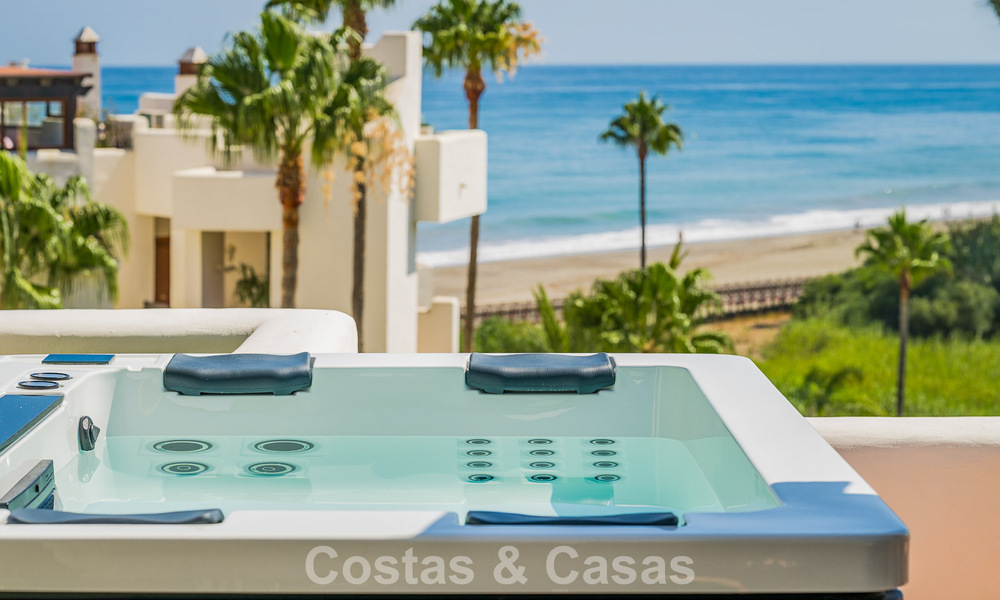 Luxury penthouse with sea views for sale in a gated beach complex on the New Golden Mile between Marbella and Estepona 785063