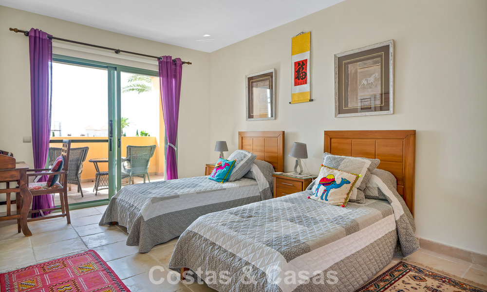 Move-in ready, 3-bedroom apartment for sale with garden and sea view in Los Flamingos Golf Resort in Marbella - Benahavis 785078