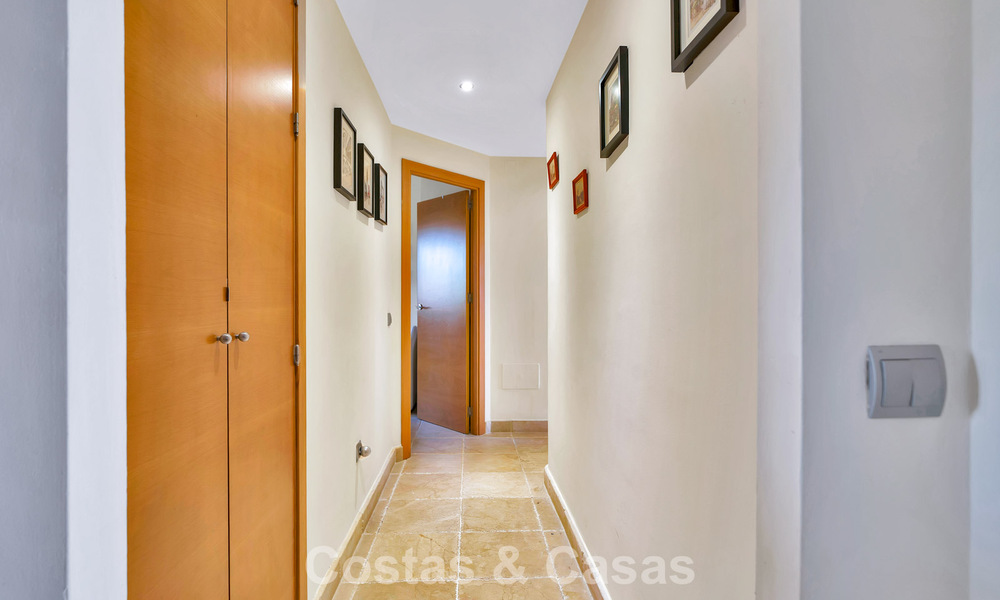 Move-in ready, 3-bedroom apartment for sale with garden and sea view in Los Flamingos Golf Resort in Marbella - Benahavis 785084