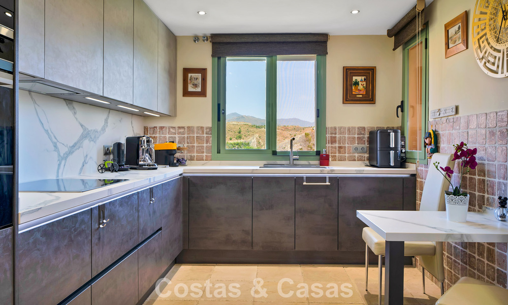 Move-in ready, 3-bedroom apartment for sale with garden and sea view in Los Flamingos Golf Resort in Marbella - Benahavis 785098