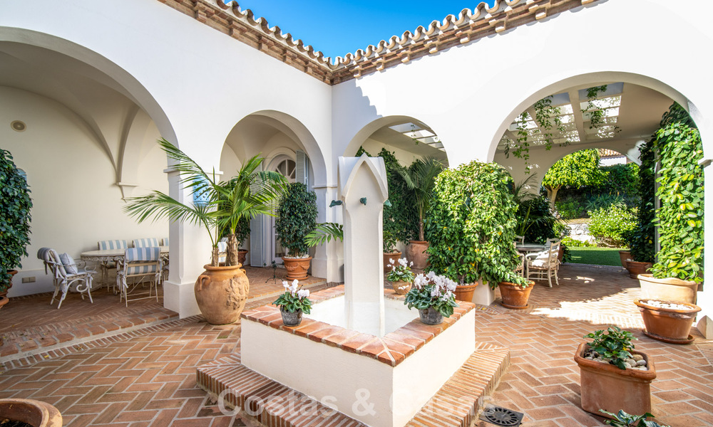 Stunning Mediterranean luxury villa for sale in a gated community on Marbella's Golden Mile 785101