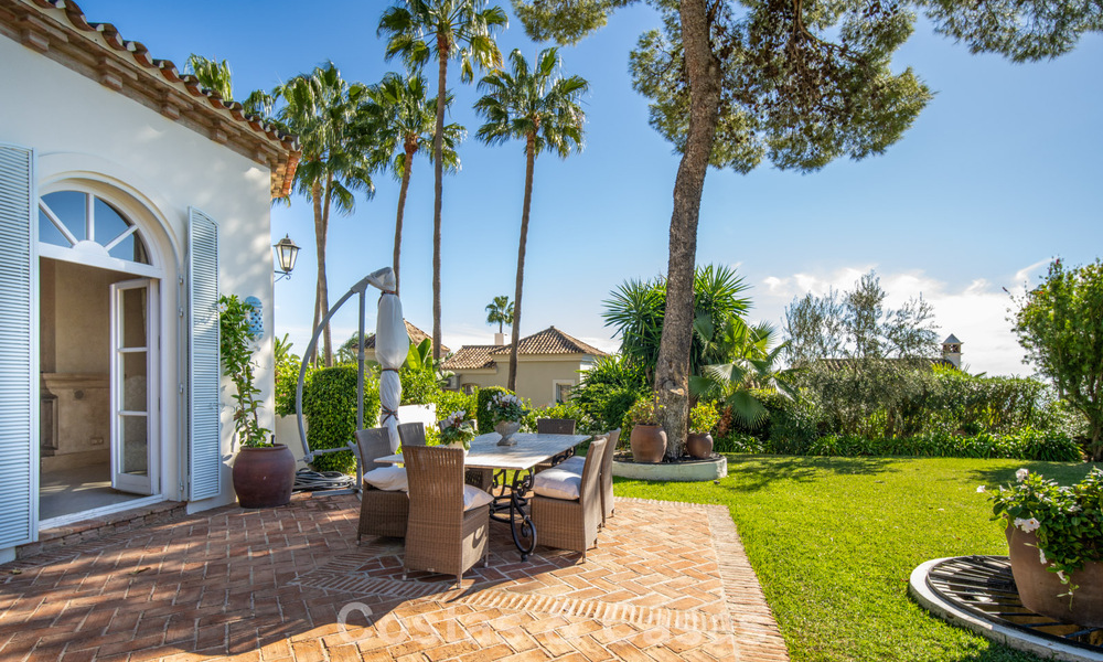 Stunning Mediterranean luxury villa for sale in a gated community on Marbella's Golden Mile 785104