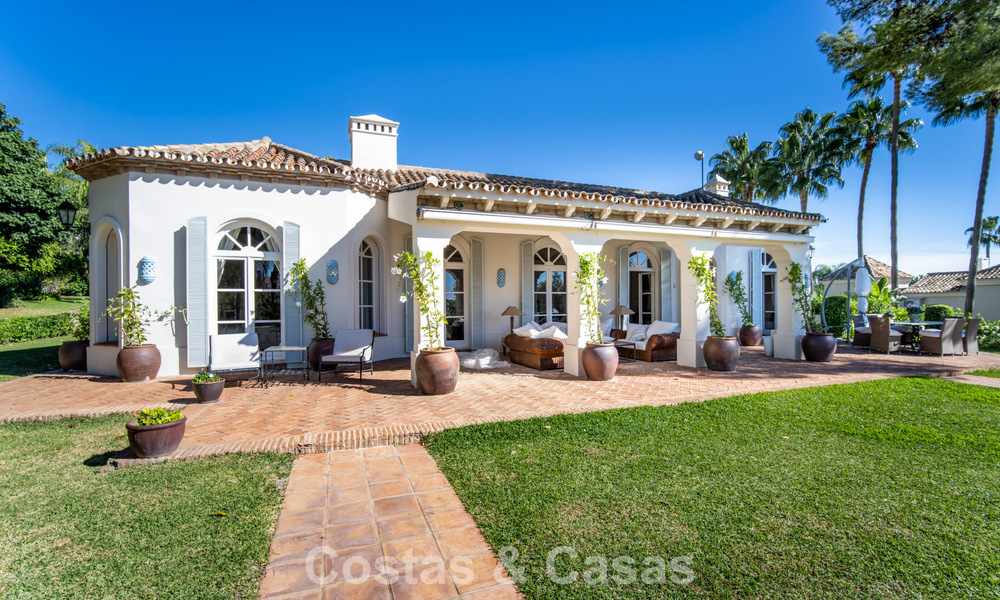 Stunning Mediterranean luxury villa for sale in a gated community on Marbella's Golden Mile 785105