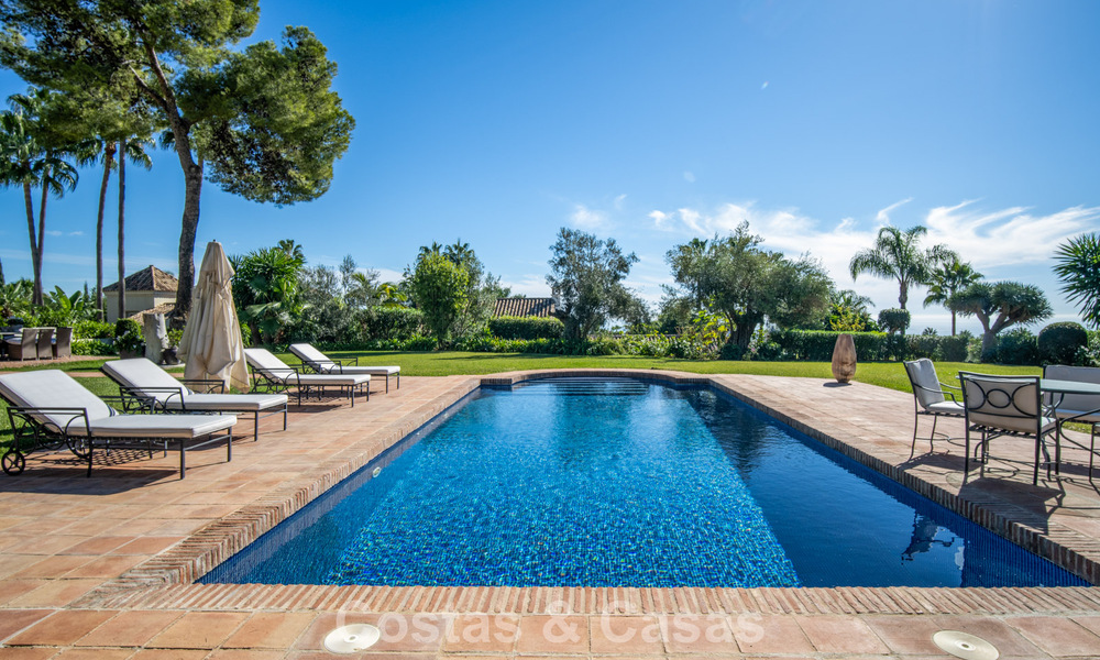 Stunning Mediterranean luxury villa for sale in a gated community on Marbella's Golden Mile 785106