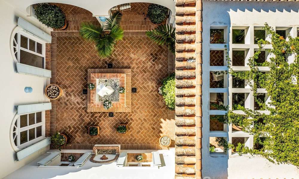Stunning Mediterranean luxury villa for sale in a gated community on Marbella's Golden Mile 785111