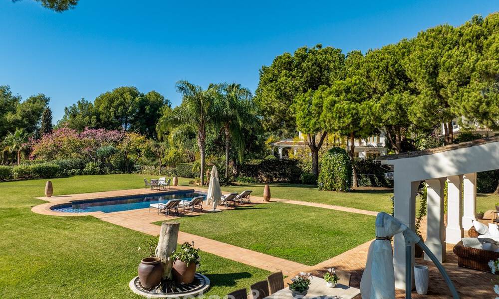 Stunning Mediterranean luxury villa for sale in a gated community on Marbella's Golden Mile 785114