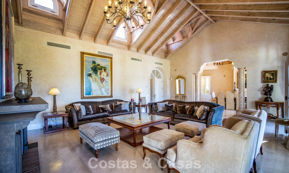 Stunning Mediterranean luxury villa for sale in a gated community on Marbella's Golden Mile 785117