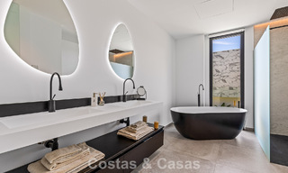 Move-in ready, contemporary luxury villa for sale on the golf course on the New Golden Mile, Marbella - Estepona 785133 