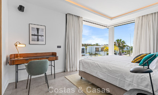 Move-in ready, contemporary luxury villa for sale on the golf course on the New Golden Mile, Marbella - Estepona 785140 