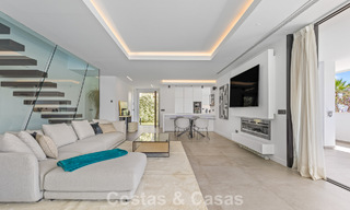 Move-in ready, contemporary luxury villa for sale on the golf course on the New Golden Mile, Marbella - Estepona 785146 