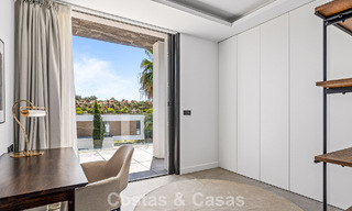 Move-in ready, contemporary luxury villa for sale on the golf course on the New Golden Mile, Marbella - Estepona 785153 