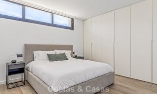 Move-in ready, contemporary luxury villa for sale on the golf course on the New Golden Mile, Marbella - Estepona 785159 