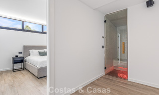 Move-in ready, contemporary luxury villa for sale on the golf course on the New Golden Mile, Marbella - Estepona 785161 