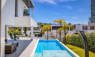 Move-in ready, contemporary luxury villa for sale on the golf course on the New Golden Mile, Marbella - Estepona 785168 