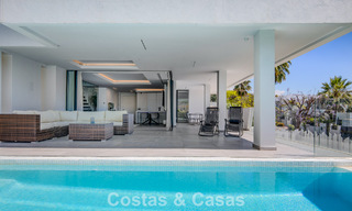 Move-in ready, contemporary luxury villa for sale on the golf course on the New Golden Mile, Marbella - Estepona 785169 