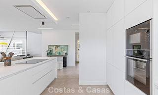 Move-in ready, contemporary luxury villa for sale on the golf course on the New Golden Mile, Marbella - Estepona 785175 