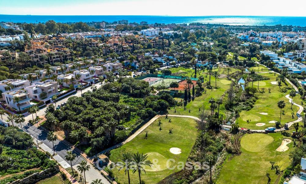 Move-in ready, contemporary luxury villa for sale on the golf course on the New Golden Mile, Marbella - Estepona 785182