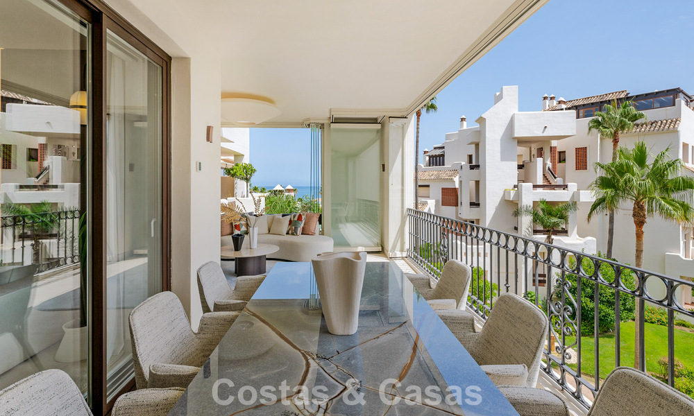 Luxury apartment with sea views for sale in a beachfront complex on the New Golden Mile between Marbella and Estepona 785212
