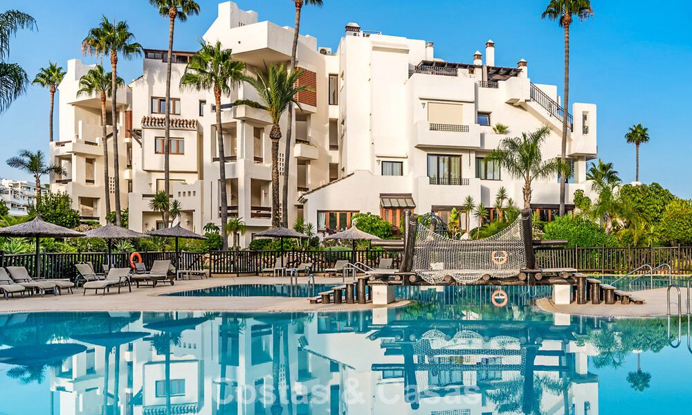 Luxury apartment with sea views for sale in a beachfront complex on the New Golden Mile between Marbella and Estepona 785217