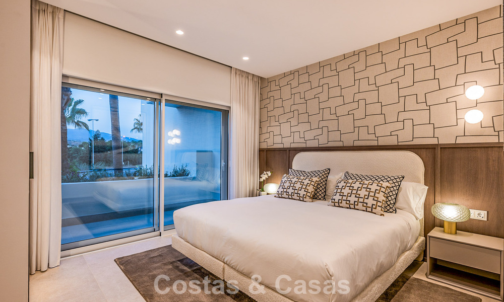 Luxury apartment with sea views for sale in a beachfront complex on the New Golden Mile between Marbella and Estepona 785220