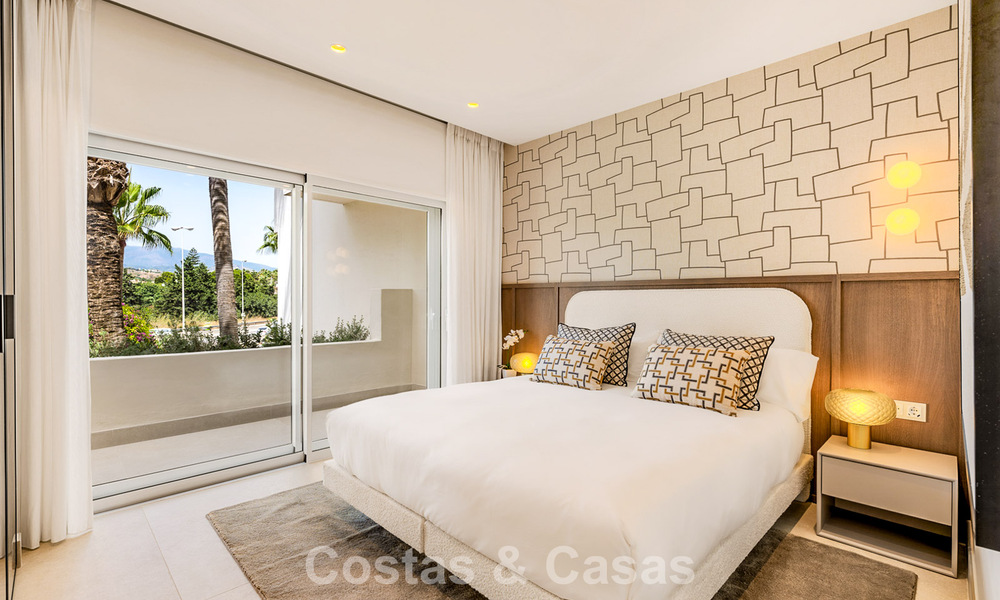 Luxury apartment with sea views for sale in a beachfront complex on the New Golden Mile between Marbella and Estepona 785228