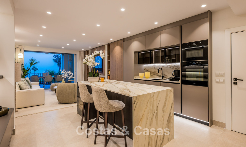 Luxury apartment with sea views for sale in a beachfront complex on the New Golden Mile between Marbella and Estepona 785231