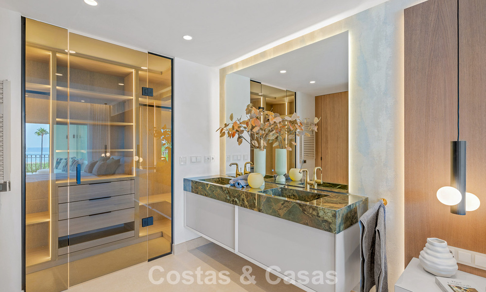 Luxury apartment with sea views for sale in a beachfront complex on the New Golden Mile between Marbella and Estepona 785240