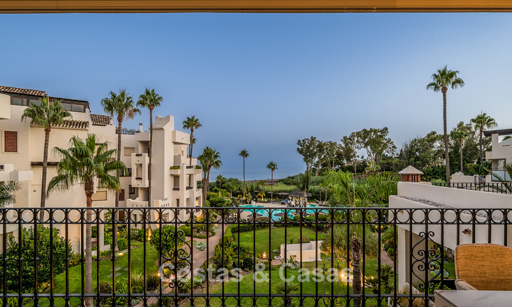 Luxury apartment with sea views for sale in a beachfront complex on the New Golden Mile between Marbella and Estepona 785243