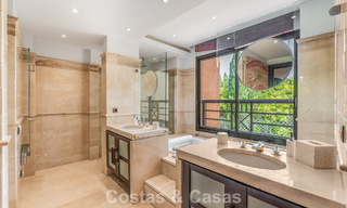 Spacious 3-bedroom apartment for sale in a high-end beachfront complex in Puerto Banus, Marbella 785196 