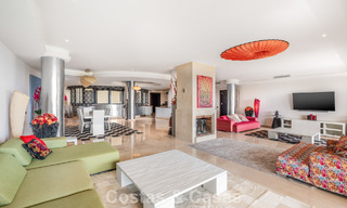 Spacious 3-bedroom apartment for sale in a high-end beachfront complex in Puerto Banus, Marbella 785197 