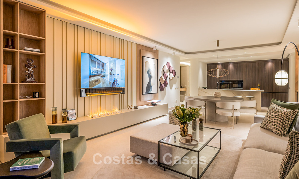 Renovated penthouse with sea views for sale on the beachfront on the New Golden Mile between Marbella and Estepona 785289