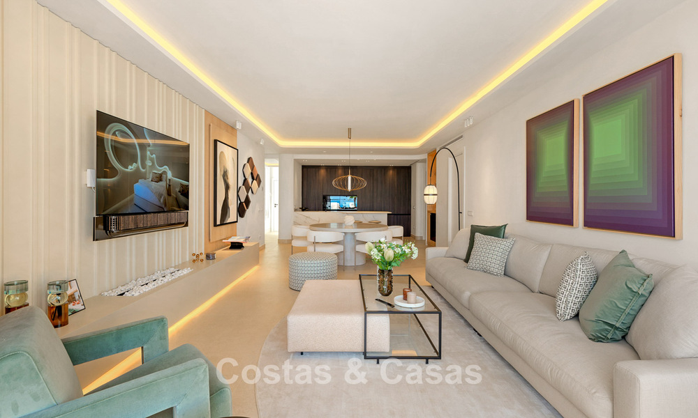 Renovated penthouse with sea views for sale on the beachfront on the New Golden Mile between Marbella and Estepona 785300
