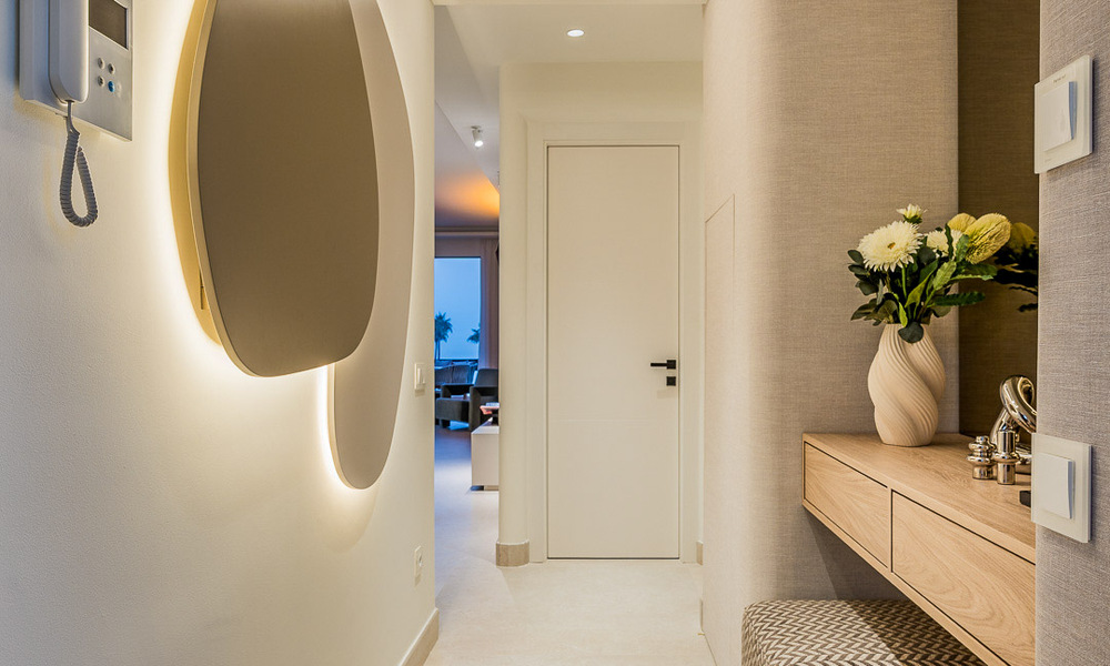 Renovated penthouse with sea views for sale on the beachfront on the New Golden Mile between Marbella and Estepona 785316